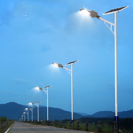 led太陽(yáng)能路燈飛鷹款太陽(yáng)能燈市政亮化照明農(nóng)村工程光伏照明亮化